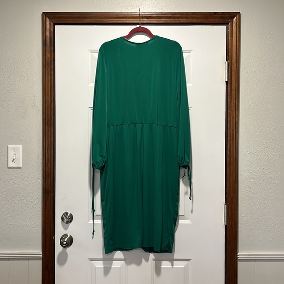 NWT Ashley Stewart Kelly GREEN Long sleeve V neck MIDI dress - Picture 11 of 11